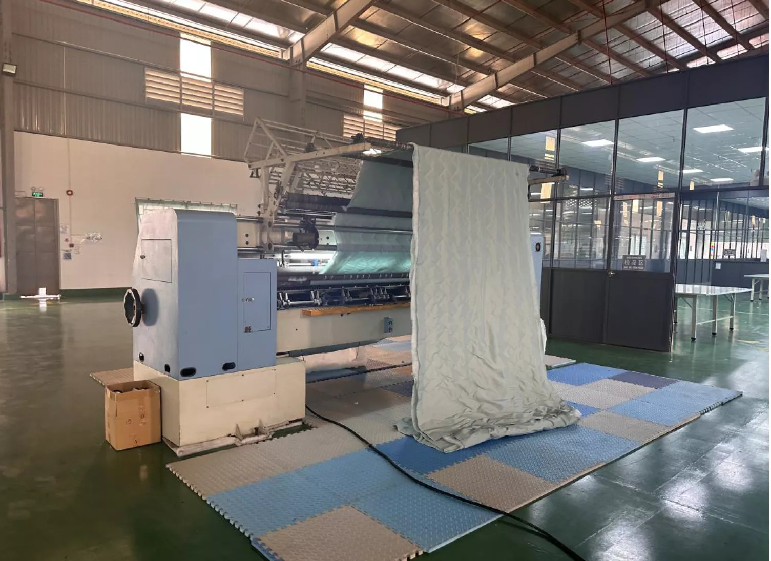 Multi-needle-machine01.jpg